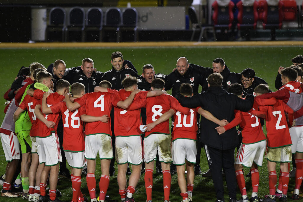 Craig Knight Manager of Wales u17 gives his team talk after the UEFA U17 Championship Qualification fixture between Scotland and Wales at Rodney Parade, Newport, Wales