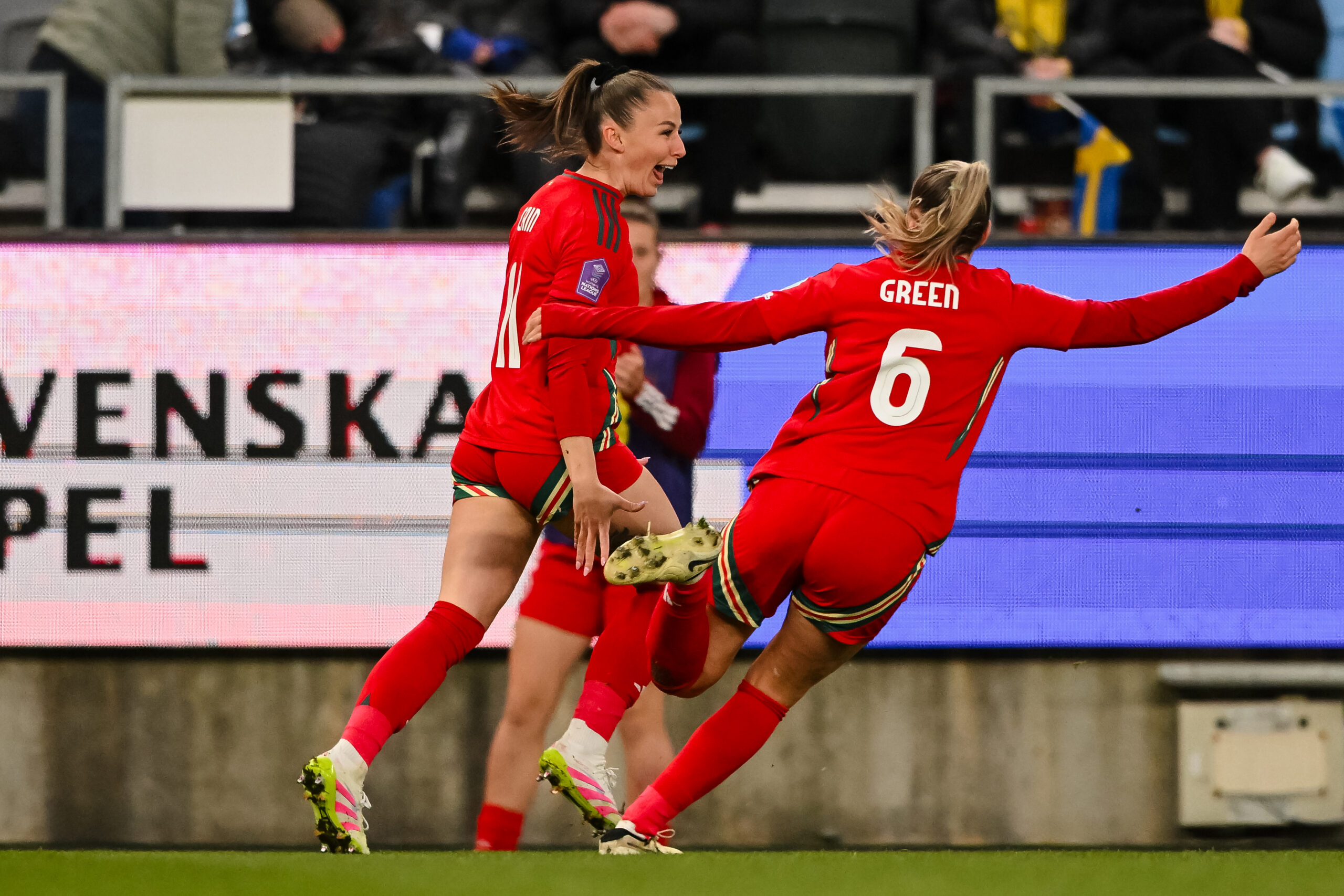 Cymru's Hannah Cain scores and celebrates 1-1 during the UEFA Women’s Nations League A Match between Sweden and Wales at Gamla Ullevi Stadium in Gothenburg on the 8th April 2025.