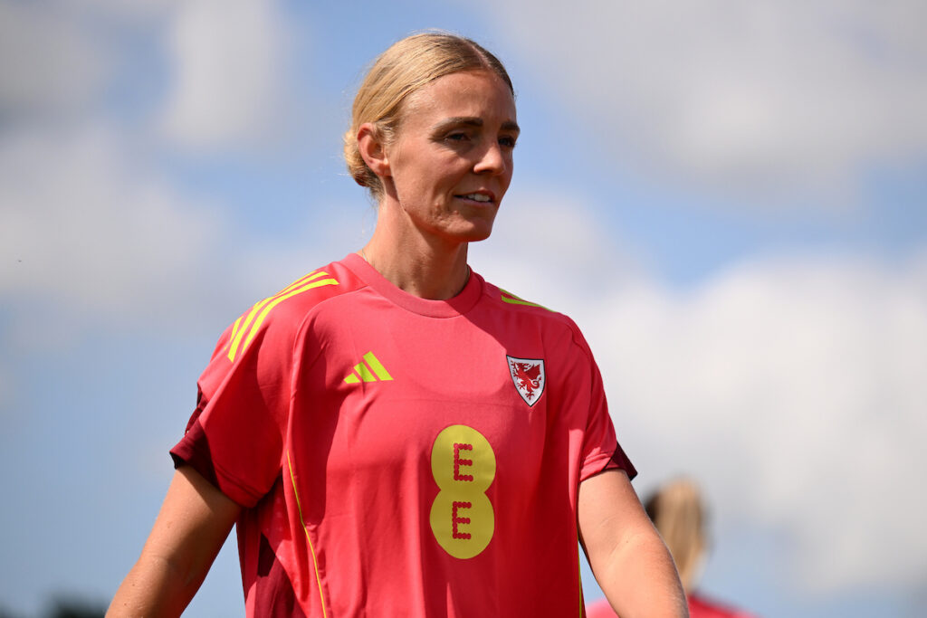Sophie Ingle in training with Cymru