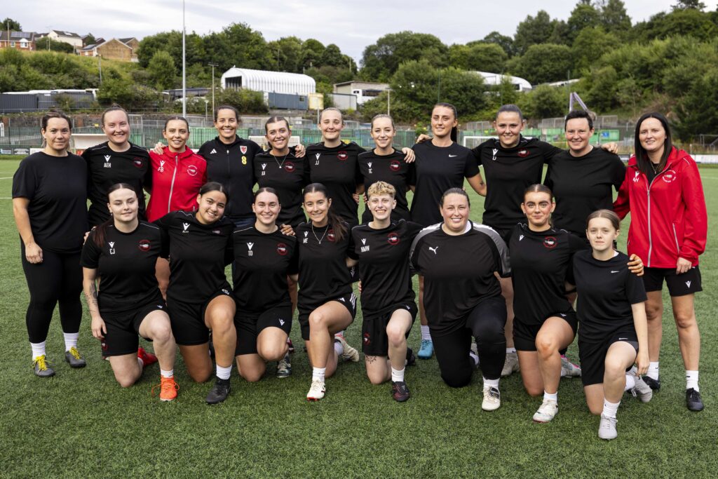 Rhian Wilkinson with members of the Penydarren BGC squad
