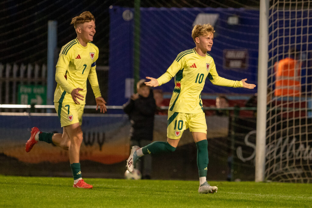 COLWYN BAY, WALES - 6TH SEPTEMBER 2025: Wales’ Isaac Davies equalises during the MU19 International Friendly fixture between Wales and Austria at the Blue Turtle Arena. 6th of September, Colwyn Bay, Wales
